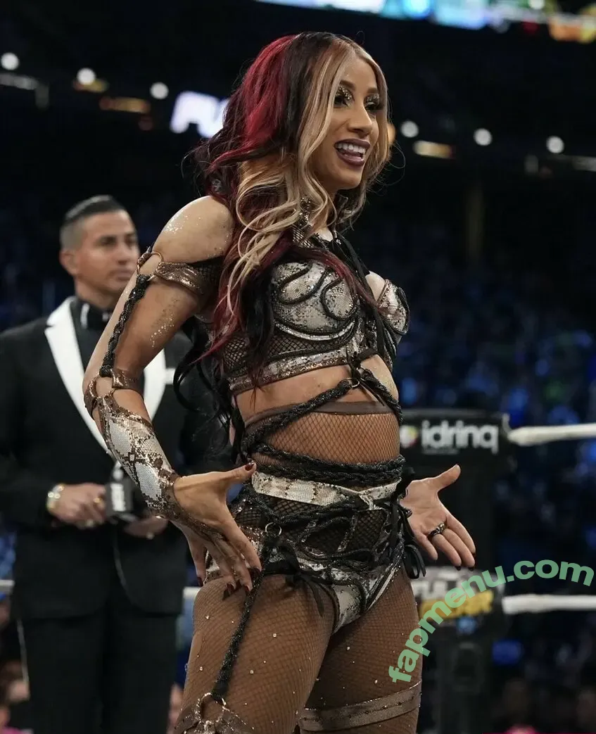 Sasha Banks nude photo #2497 (sashabankswwe / soxysasha)