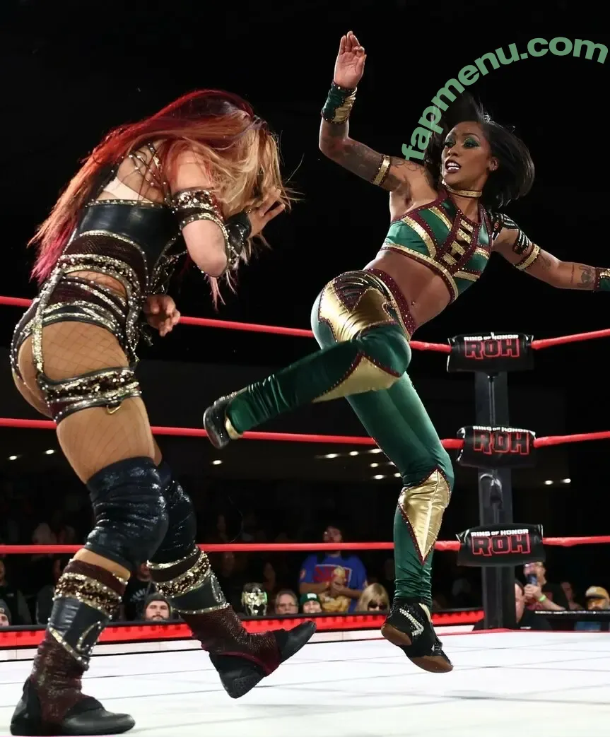 Sasha Banks nude photo #2587 (sashabankswwe / soxysasha)