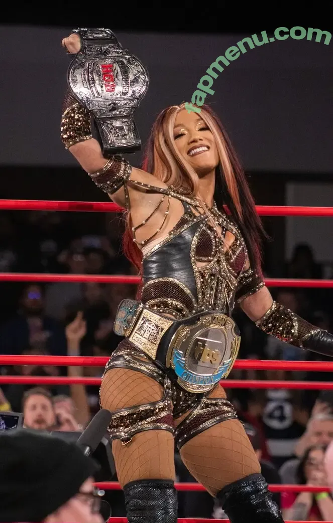 Sasha Banks nude photo #2626 (sashabankswwe / soxysasha)