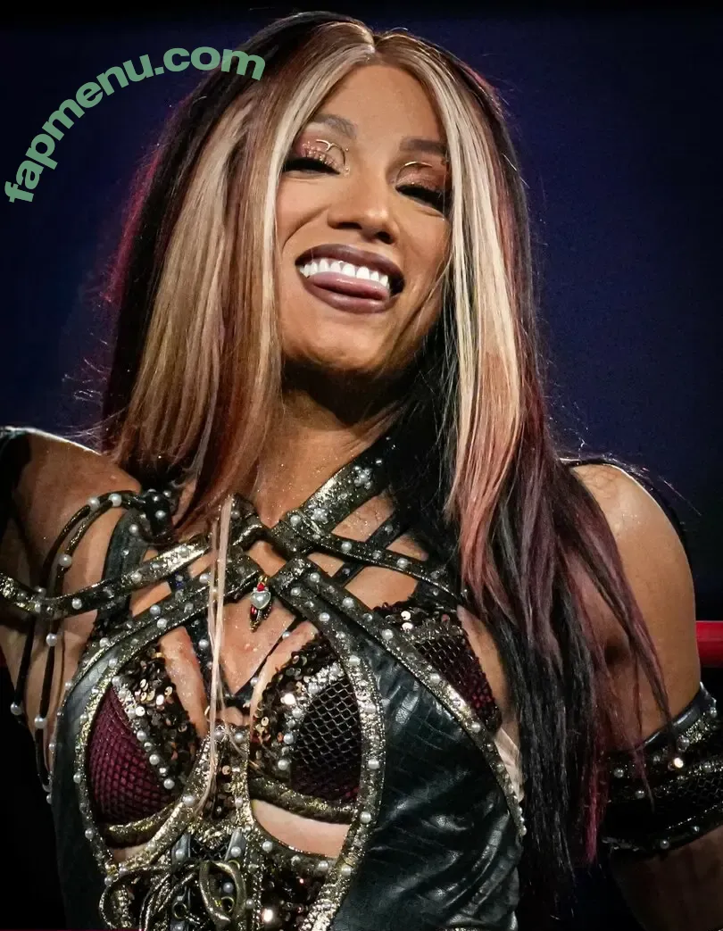 Sasha Banks nude photo #2653 (sashabankswwe / soxysasha)