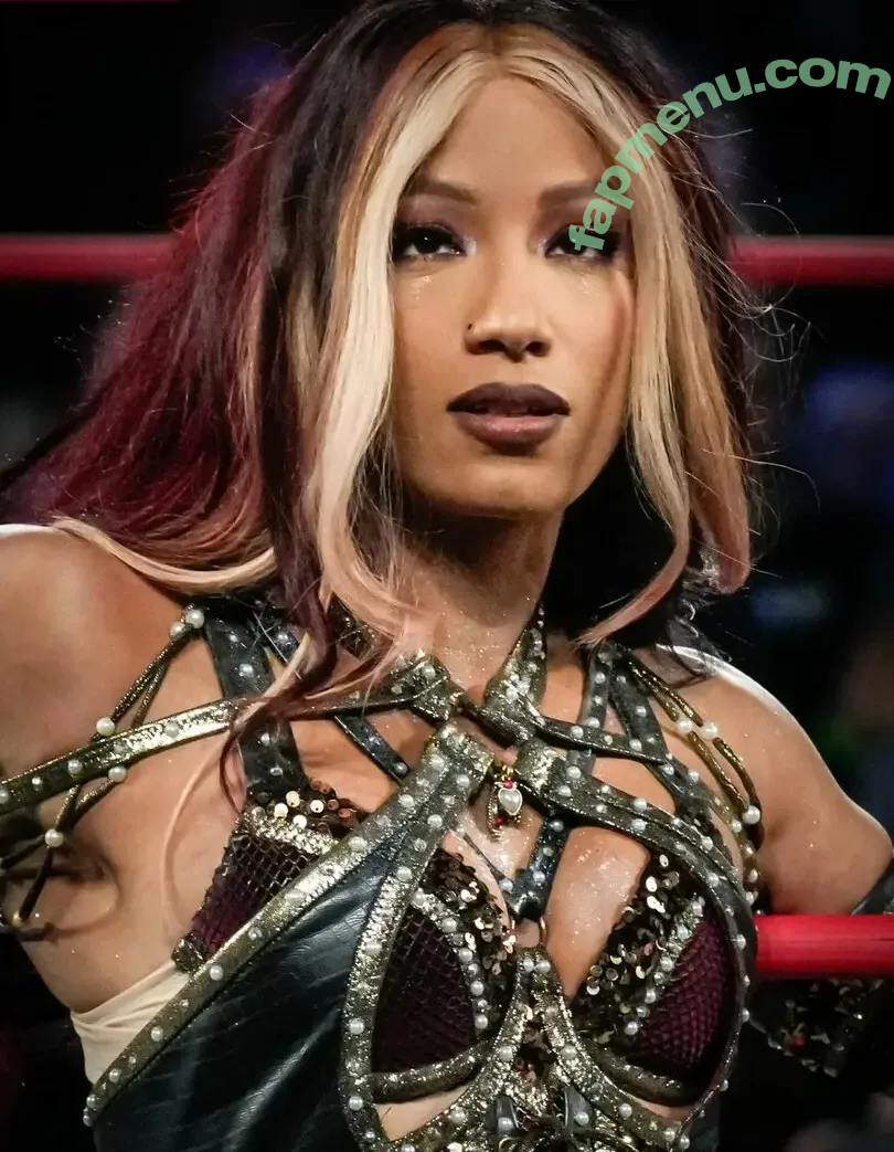 Sasha Banks nude photo #2654 (sashabankswwe / soxysasha)