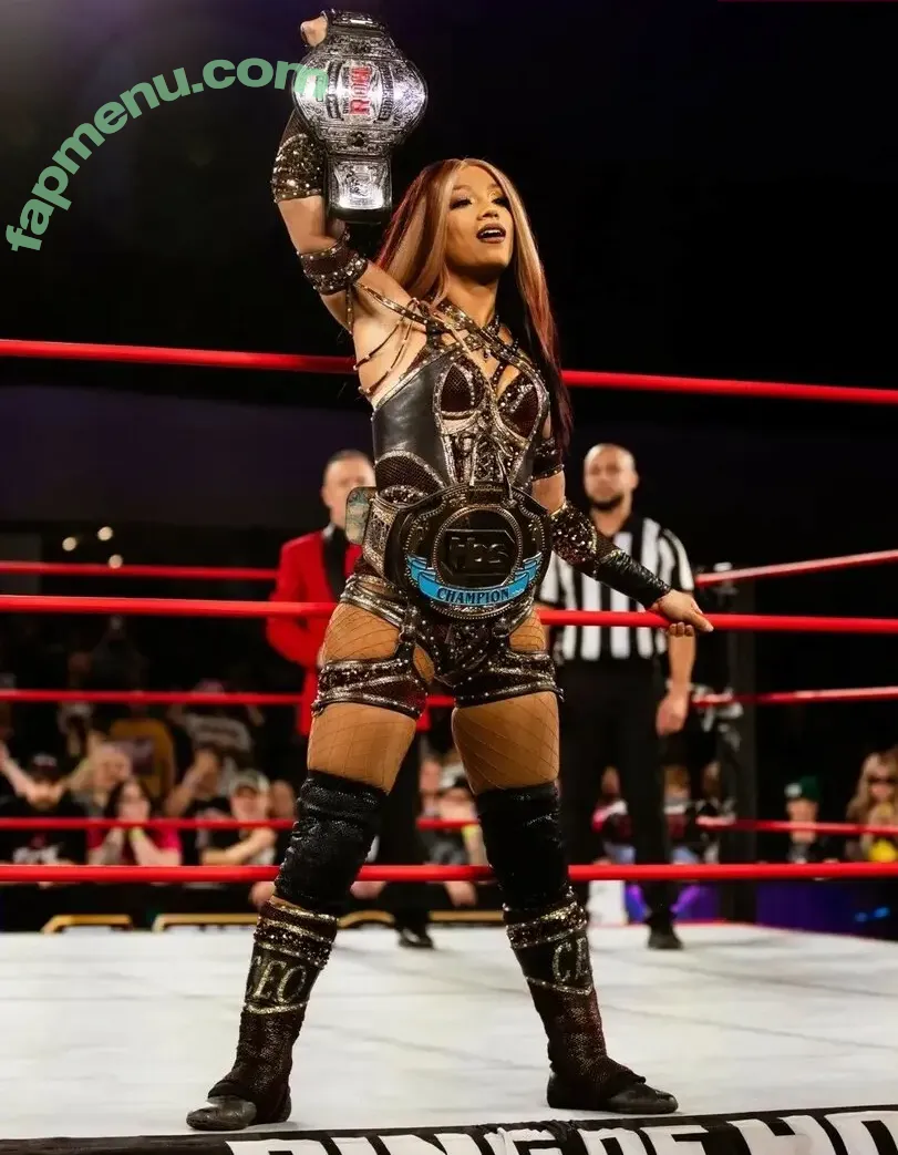 Sasha Banks nude photo #2660 (sashabankswwe / soxysasha)