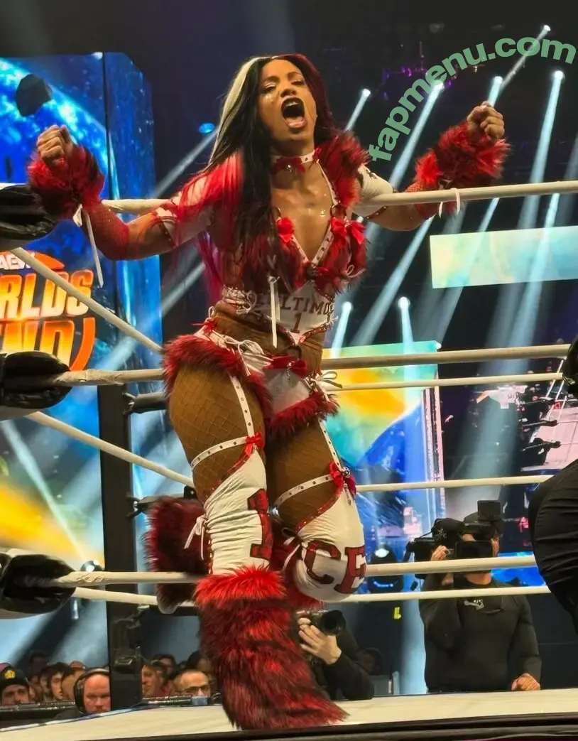 Sasha Banks nude photo #2768 (sashabankswwe / soxysasha)