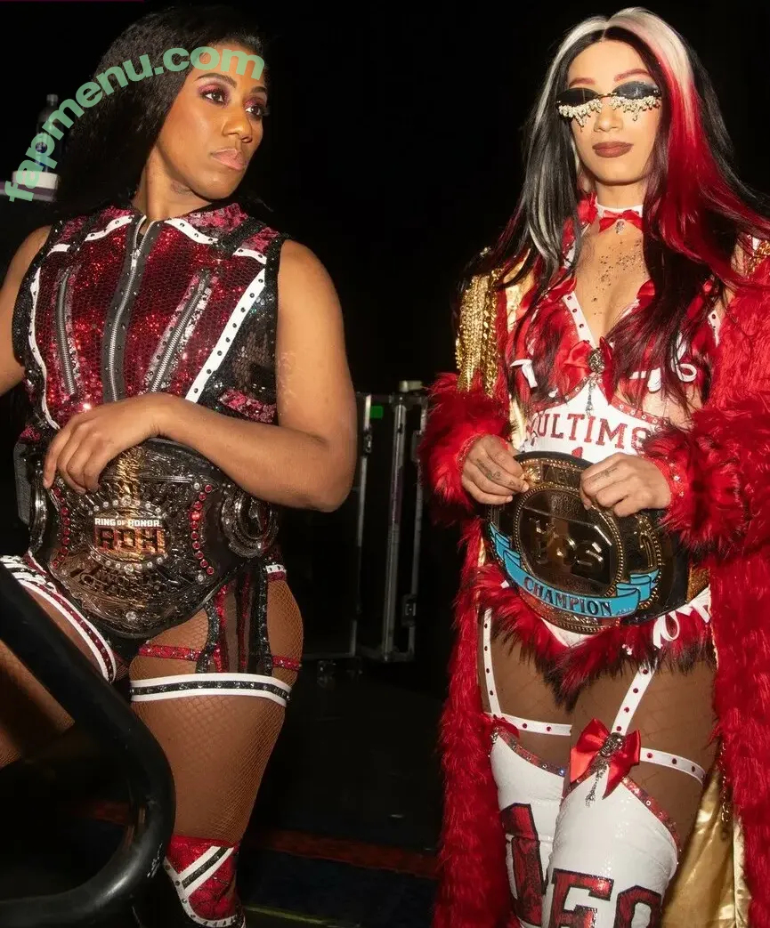 Sasha Banks nude photo #2770 (sashabankswwe / soxysasha)