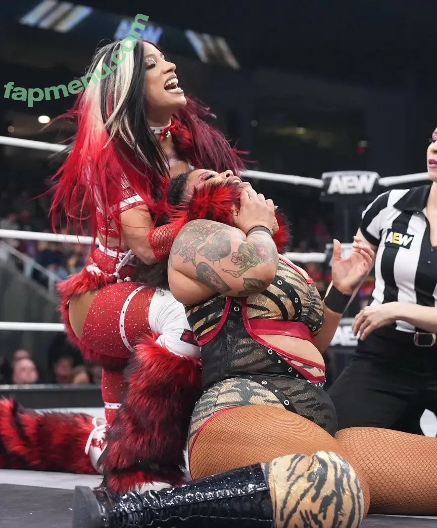 Sasha Banks nude photo #2781 (sashabankswwe / soxysasha)