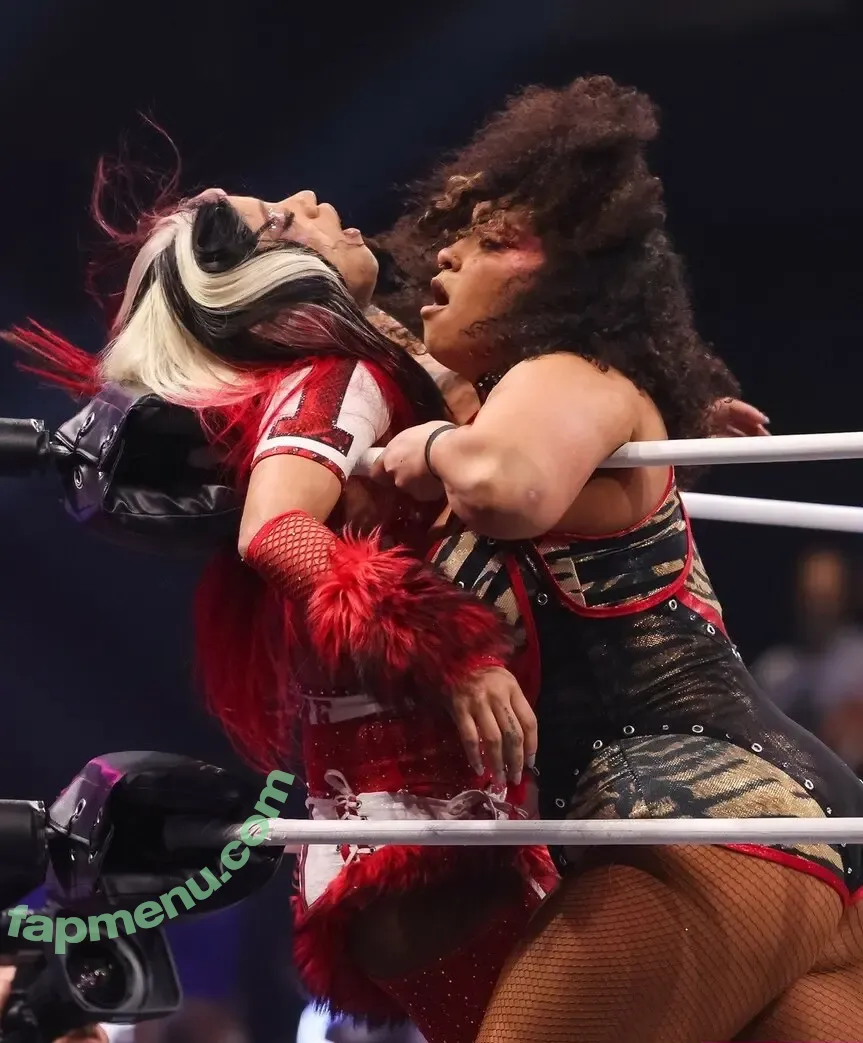 Sasha Banks nude photo #2782 (sashabankswwe / soxysasha)