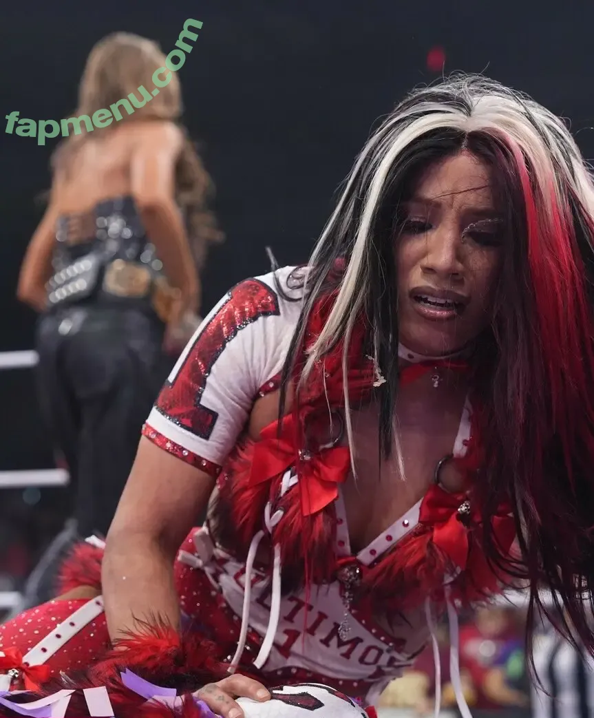 Sasha Banks nude photo #2783 (sashabankswwe / soxysasha)