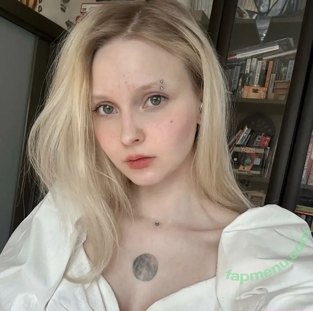 Sasha Gaier nude photo #0030 (acidjazzsinger / sasha.gaier / yukajevons)