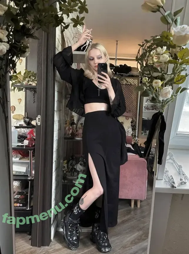 Sasha Gaier nude photo #0135 (acidjazzsinger / sasha.gaier / yukajevons)