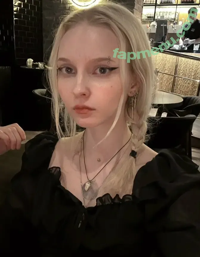 Sasha Gaier nude photo #0142 (acidjazzsinger / sasha.gaier / yukajevons)