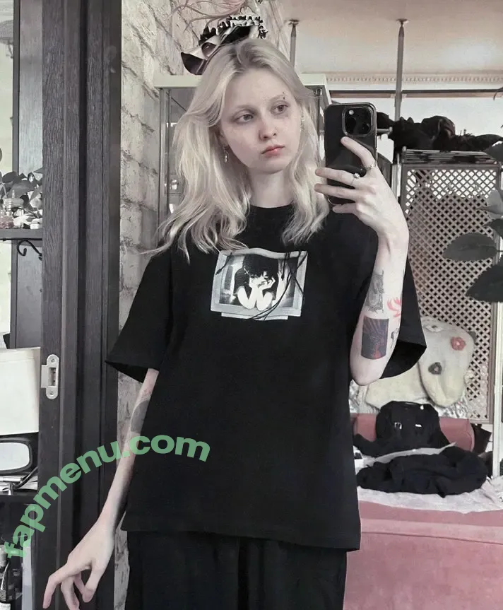 Sasha Gaier nude photo #0143 (acidjazzsinger / sasha.gaier / yukajevons)