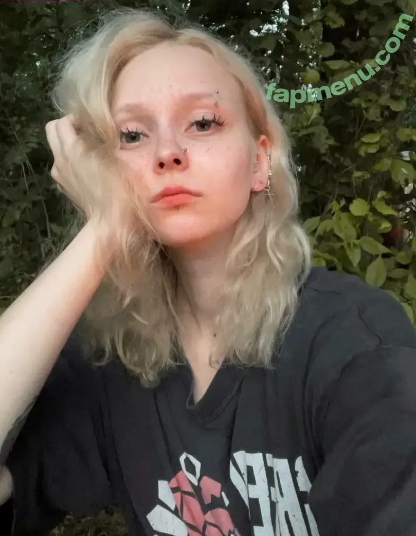 Sasha Gaier nude photo #0158 (acidjazzsinger / sasha.gaier / yukajevons)