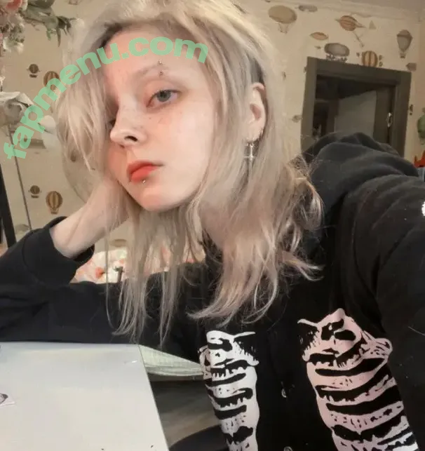 Sasha Gaier nude photo #0163 (acidjazzsinger / sasha.gaier / yukajevons)