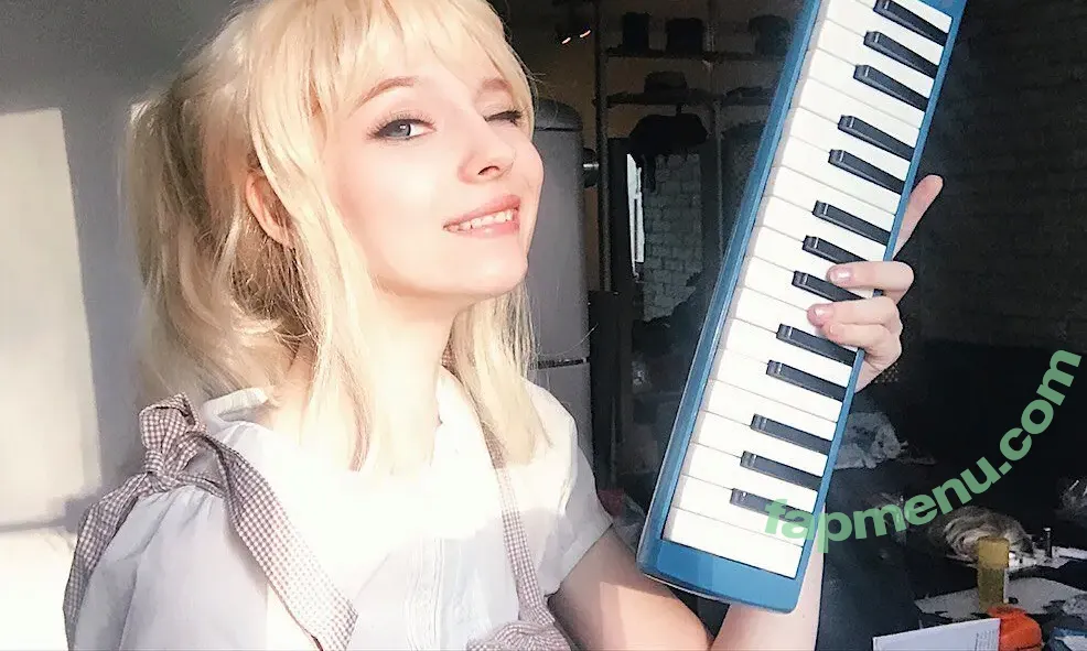 Sasha Gaier nude photo #0228 (acidjazzsinger / sasha.gaier / yukajevons)