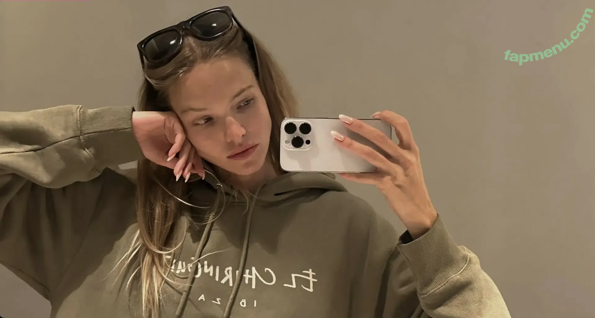 Sasha Luss nude photo #0061 (sashaluss)