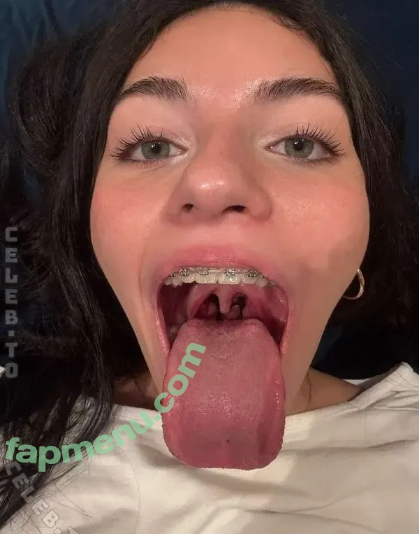 Sasha Tongue Princess nude photo #0026 (sashasexymouthh)