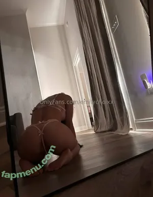 Sashaaaxoxo / Sashakira / realsashakira nude photo #0039