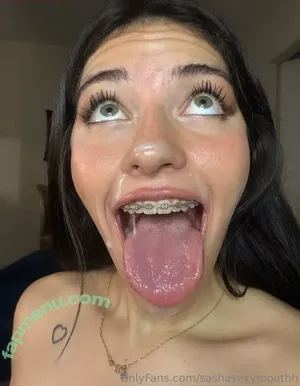 sashasexymouthh / sashadm nude photo #0008