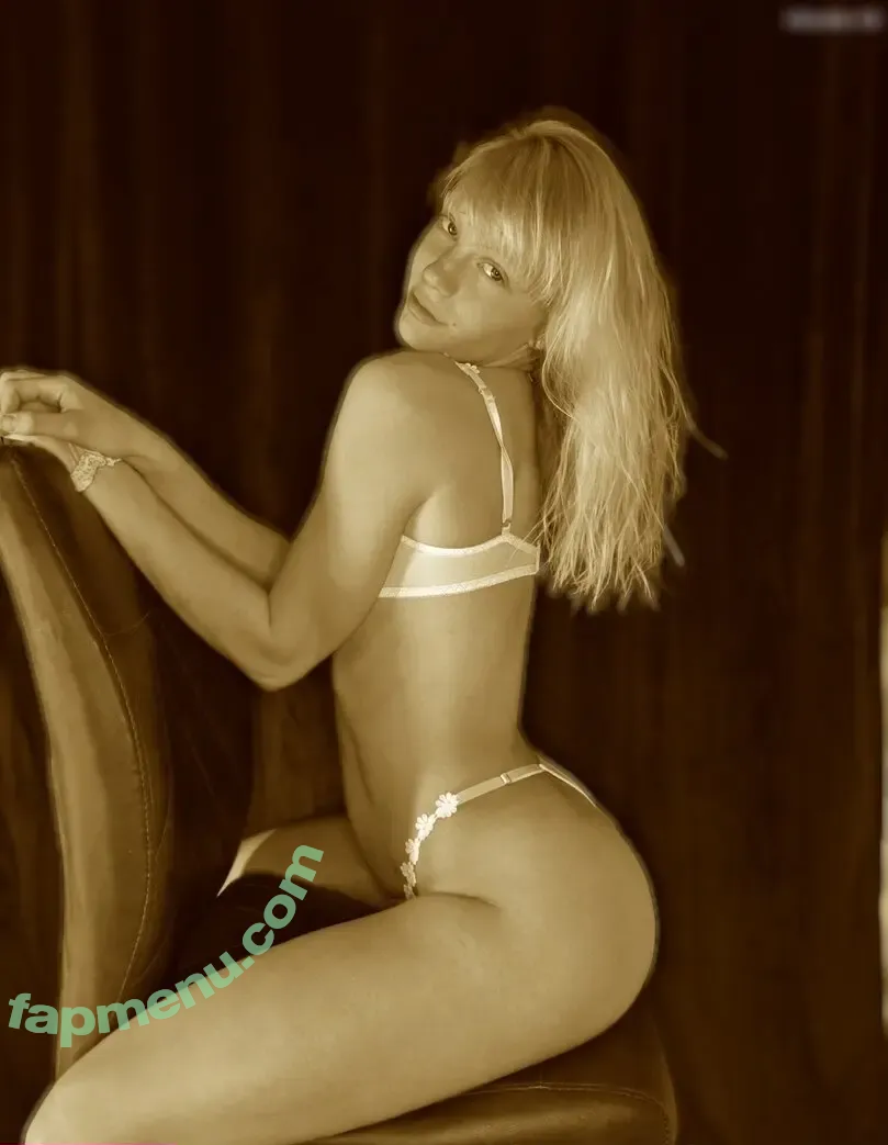 Saskia Tatjana Prang nude photo #0101 (mrs_black_cbr)