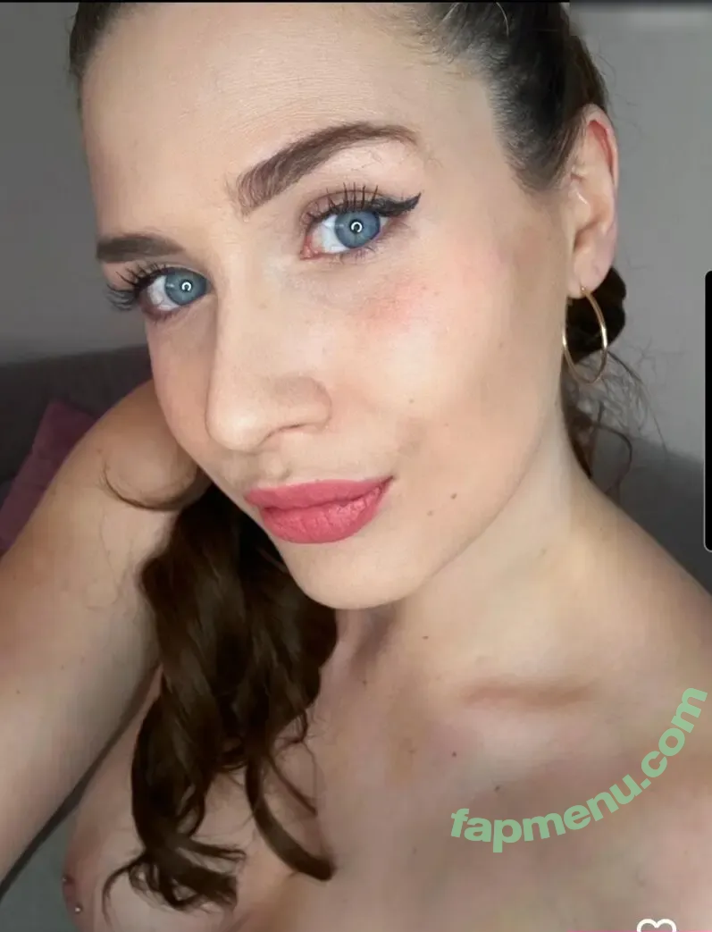 Saskiado nude photo #0005 (saskiado_)
