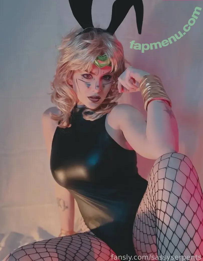 Sassyserpents nude photo #0003 (Sassynopants / sassy.nopants)