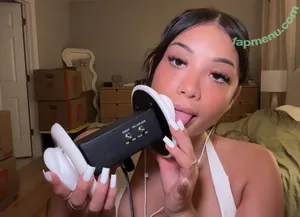 SassySounds ASMR / SassysoundsASMR / sassyselenaaaa / selenaaasasmr nude photo #0127