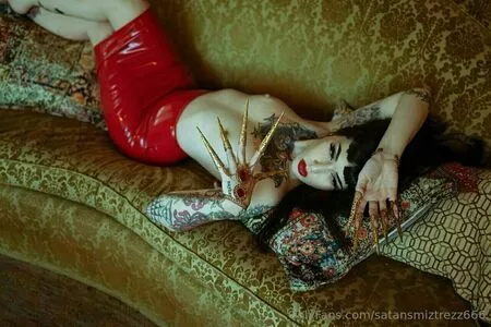 satansmiztrezz666 / satans_whore666 nude photo #0015