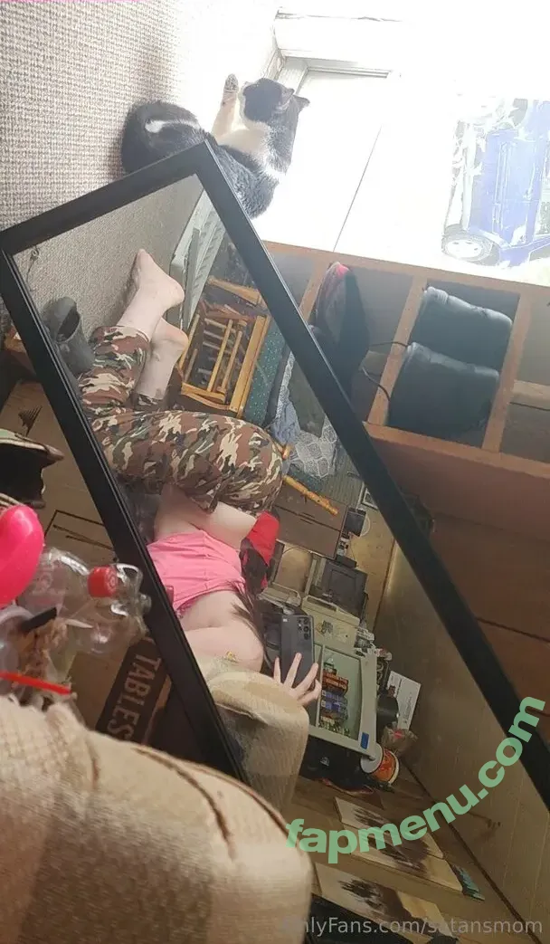 satansmom nude photo #0001 (satansmom)