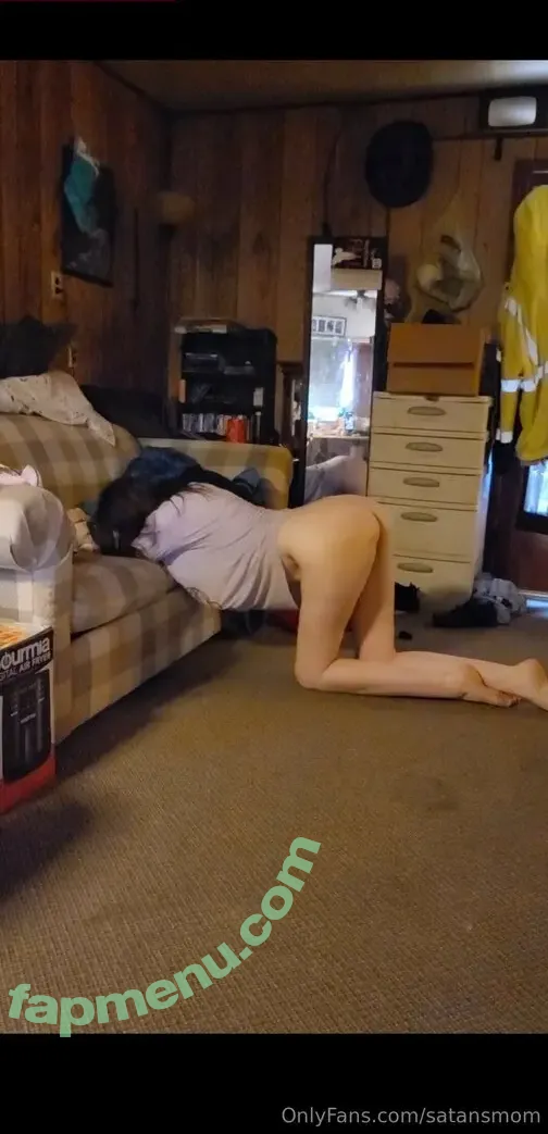 satansmom nude photo #0013 (satansmom)
