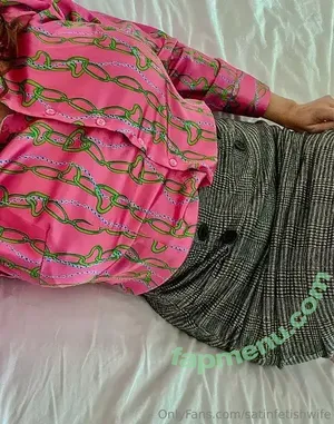 Satin Fetish Wife / satin_fetishh / satinfetishwife nude photo #0010