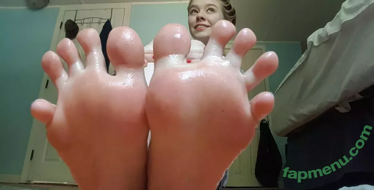 Sativa Skies nude photo #0001 (Ogfeet / ogfeet2 / sativaskies)