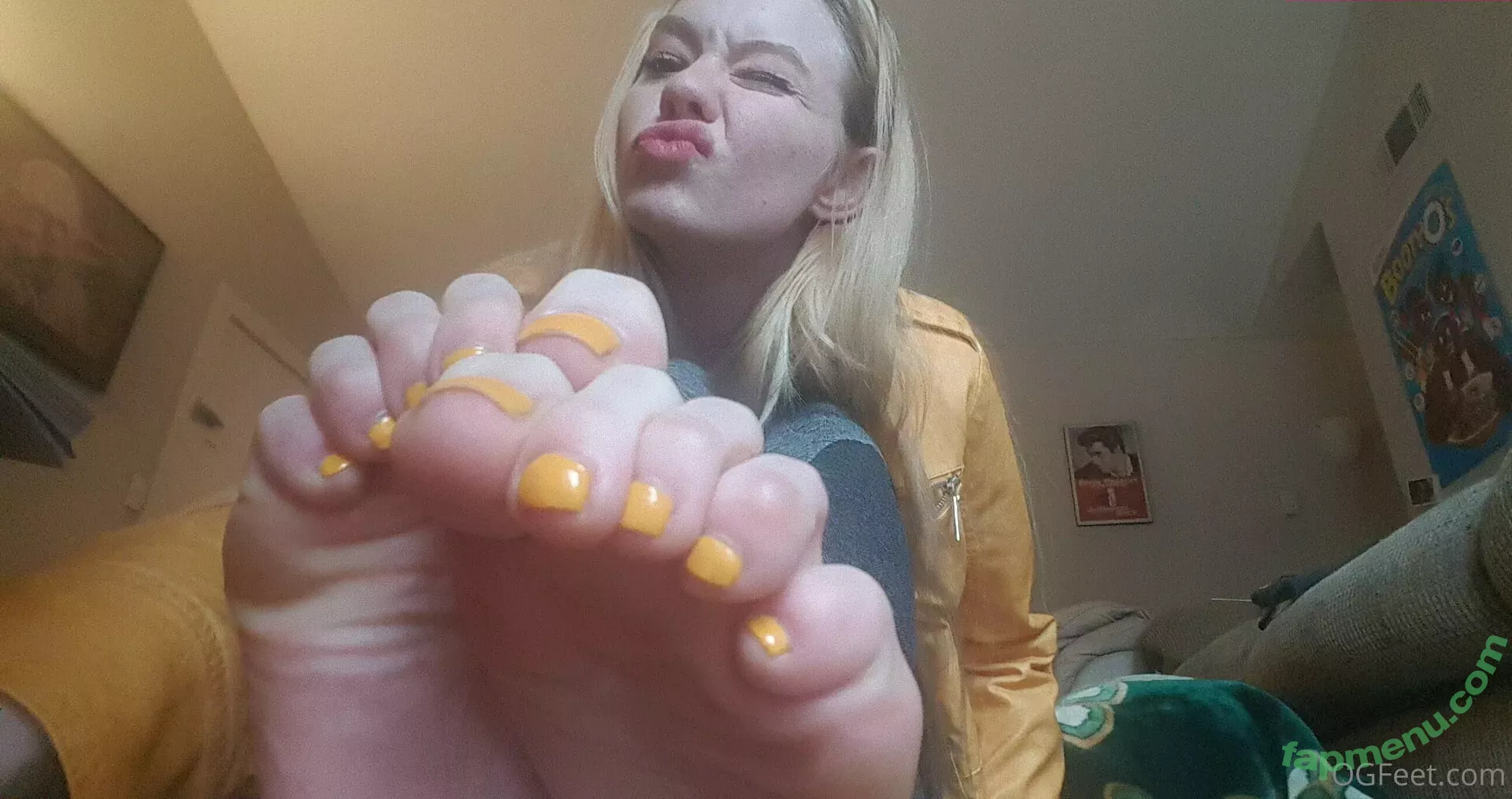 sativaskies nude photo #0024 (ogfeet2)