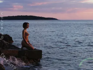 Saturdaywife / 7wveiv8aqxgjyecfdz8w / Saturday Club / saturdayclub nude photo #0009