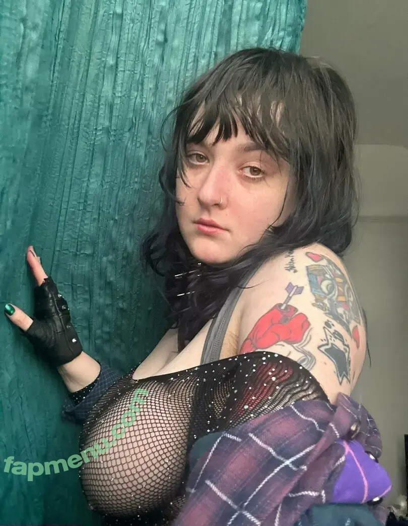 Saturnmarz nude photo #0008 (bigtiddygothbae)