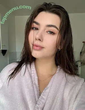 savananna / thesavbananas nude photo #0009