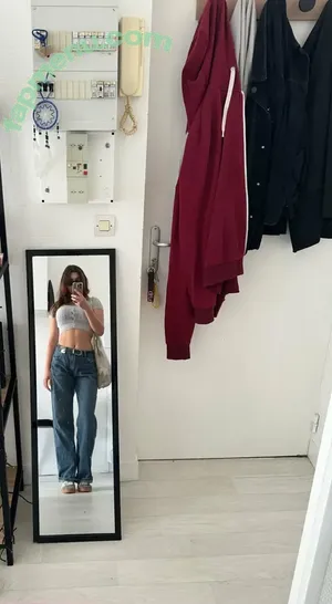 savananna / thesavbananas nude photo #0012