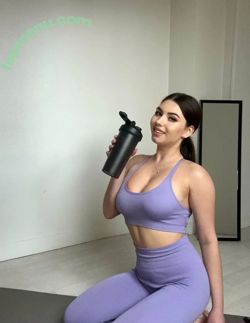 savananna nude photo #0015 (thesavbananas)