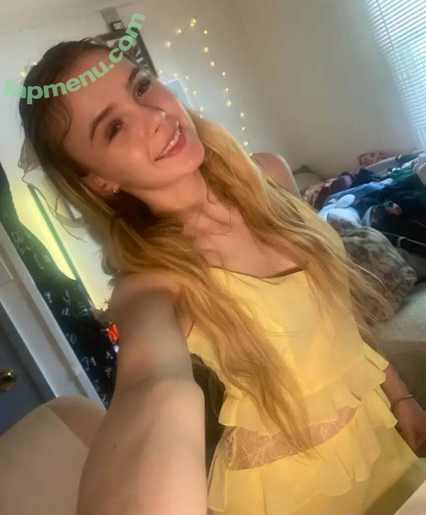 Savannah Angelina nude photo #0002 (Savannah.angelinaa / _savannahangelina / savannahangelina)
