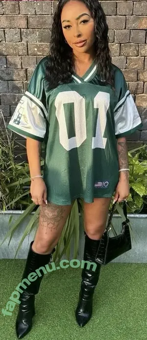 Savannah L Burke / SavannahBugXX / SavviBXX nude photo #0015