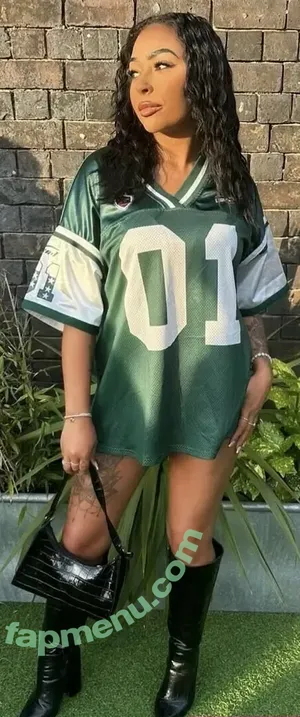 Savannah L Burke / SavannahBugXX / SavviBXX nude photo #0016