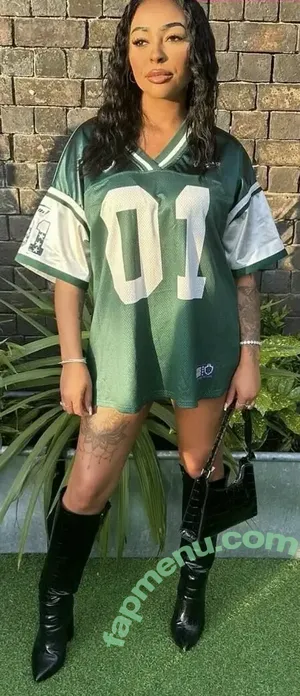 Savannah L Burke / SavannahBugXX / SavviBXX nude photo #0017