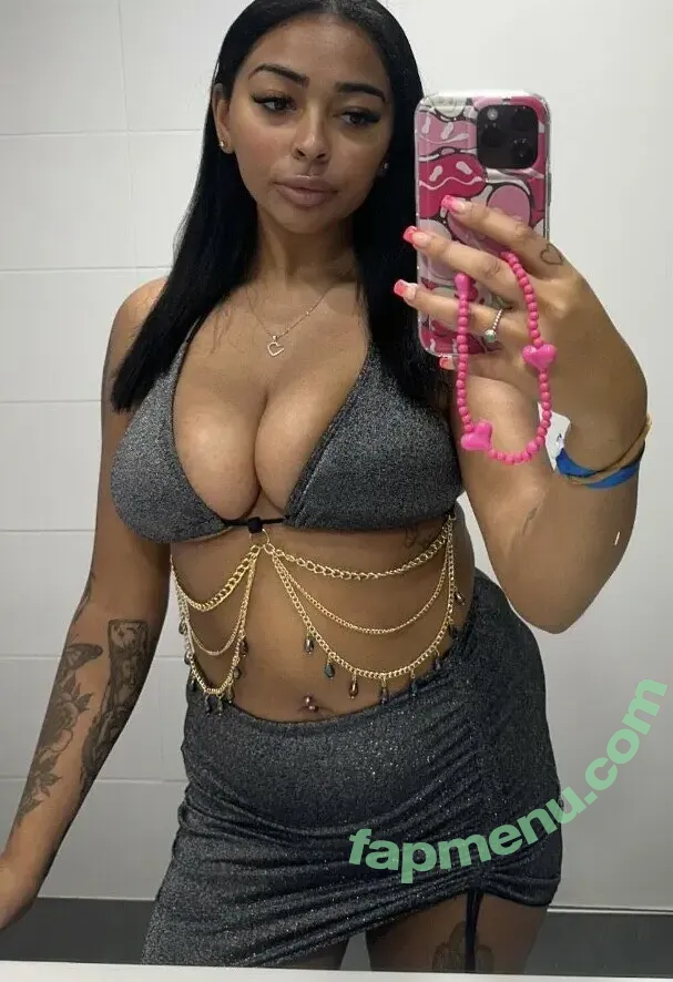 Savannah L Burke nude photo #0001 (SavannahBugXX / SavviBXX)
