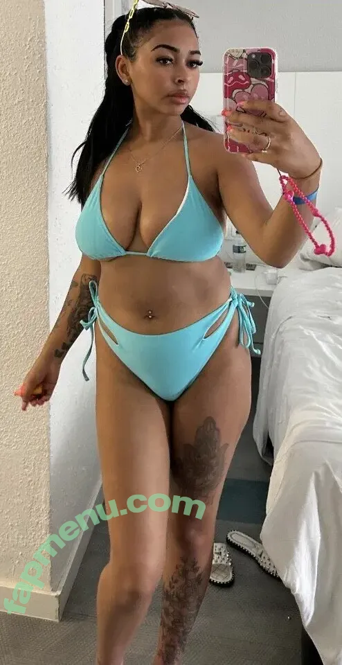 Savannah L Burke nude photo #0004 (SavannahBugXX / SavviBXX)