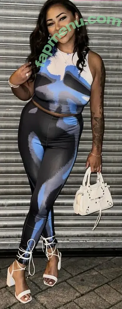 Savannah L Burke nude photo #0021 (SavannahBugXX / SavviBXX)