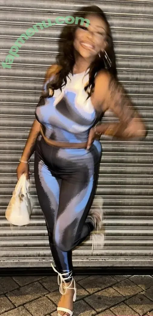 Savannah L Burke nude photo #0023 (SavannahBugXX / SavviBXX)