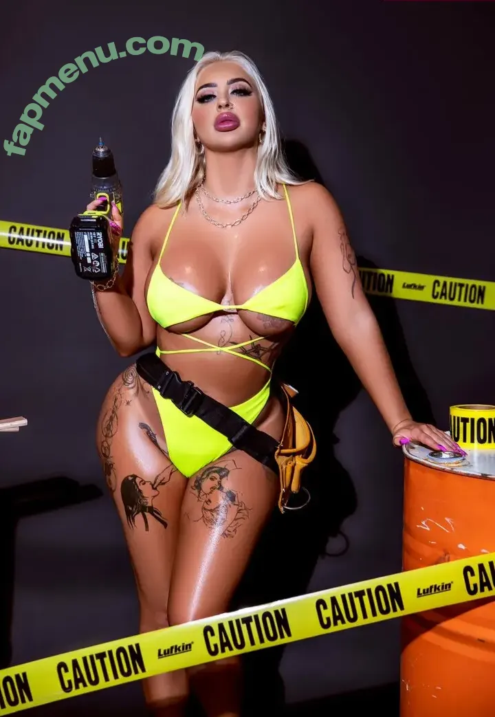 Savannah Wolf nude photo #0034 (savannahskie / sipofsav)