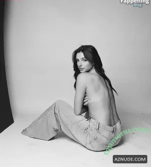  nude photo #0002