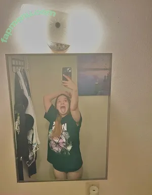 Savannahmalaby19 / savannahmalaby nude photo #0384