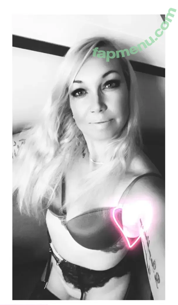 scarletfin nude photo #0011 (scarletfin)