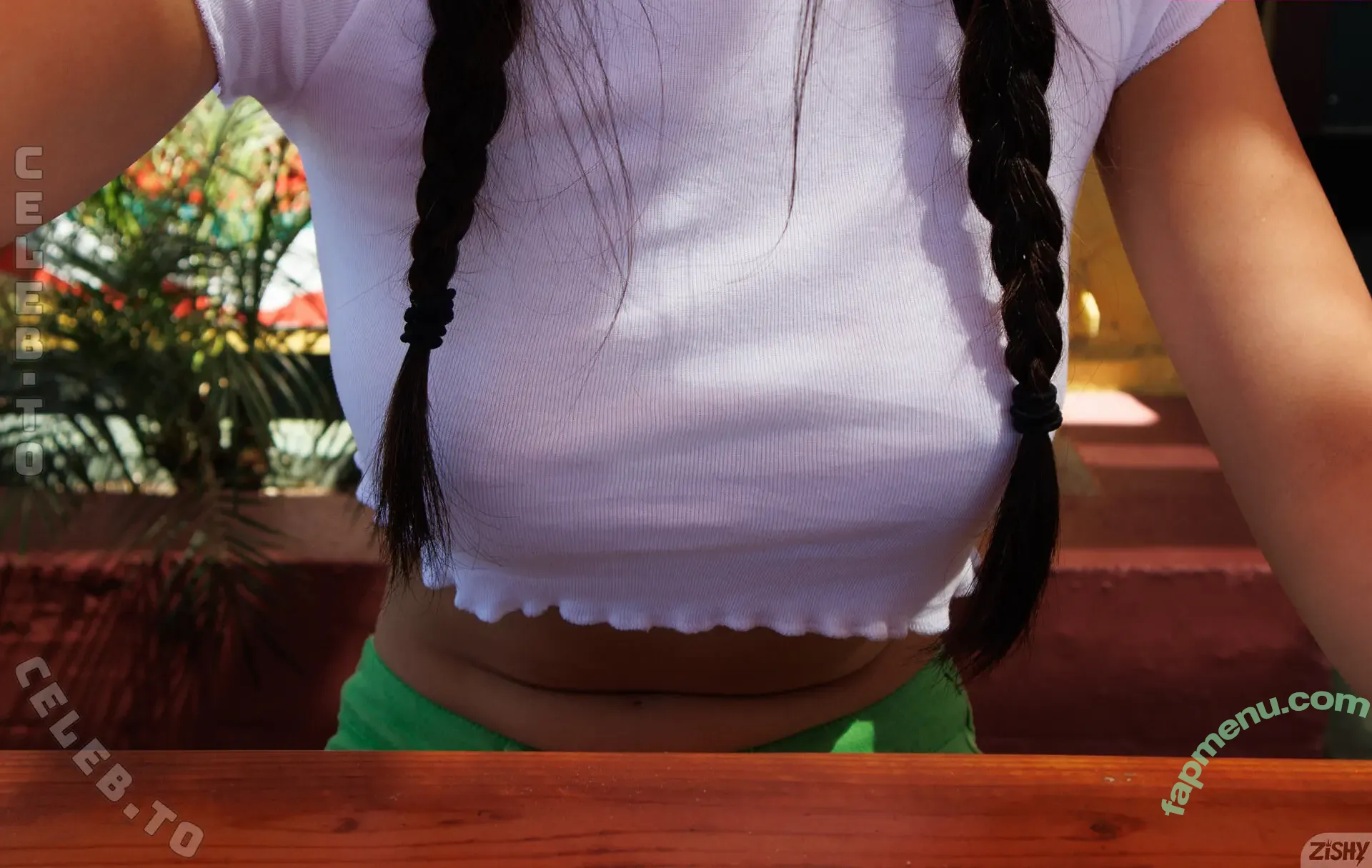 Scarlett Alexis nude photo #1547 (ScarlettAlexi3 / alexisscarlet / aphrodite_pandemos5 / scarlettalexis1)